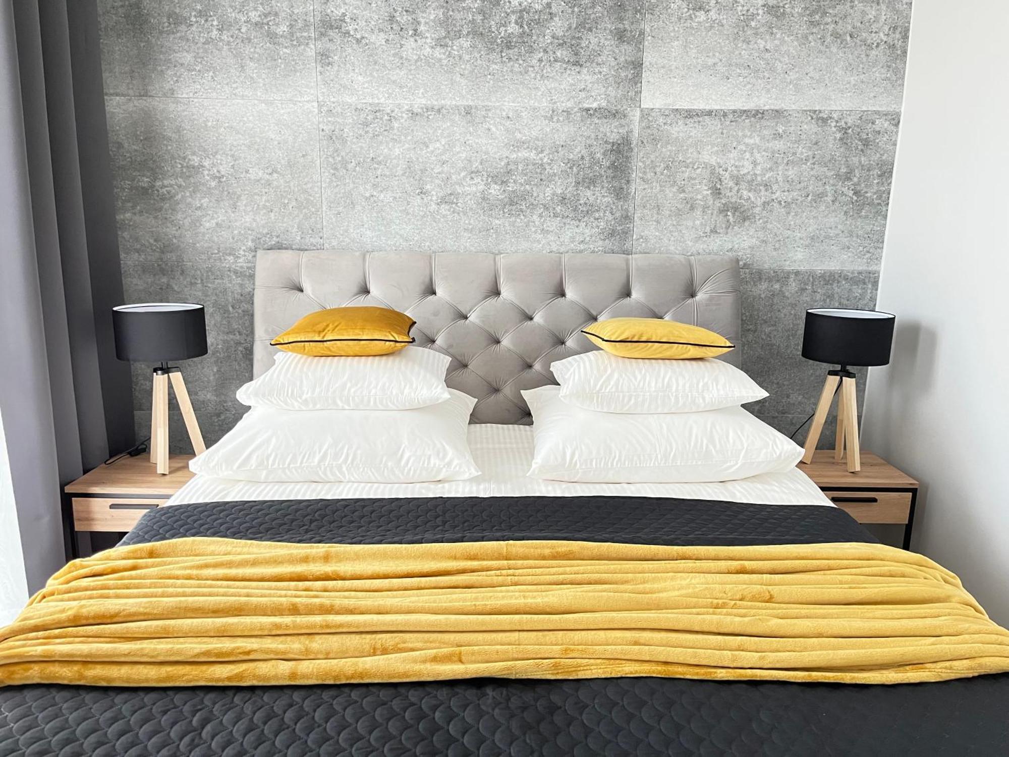 Wola Tower Deluxe Separate Bedroom With Free Garage - By Perfect Apart Варшава Екстер'єр фото
