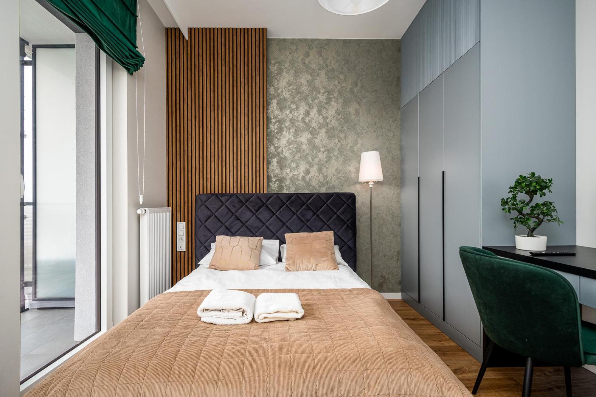 Wola Tower Deluxe Separate Bedroom With Free Garage - By Perfect Apart Варшава Екстер'єр фото