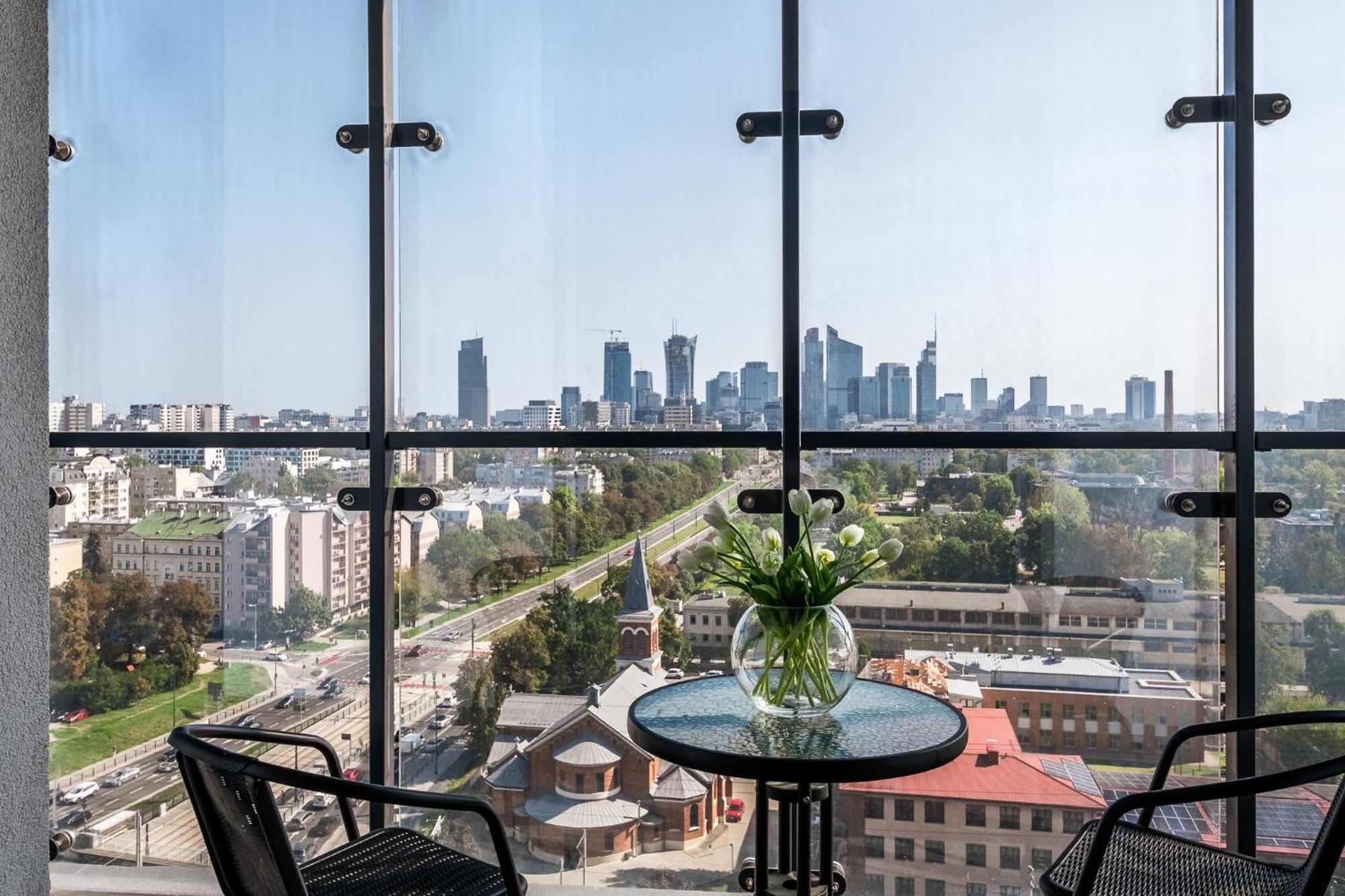 Wola Tower Deluxe Separate Bedroom With Free Garage - By Perfect Apart Варшава Екстер'єр фото