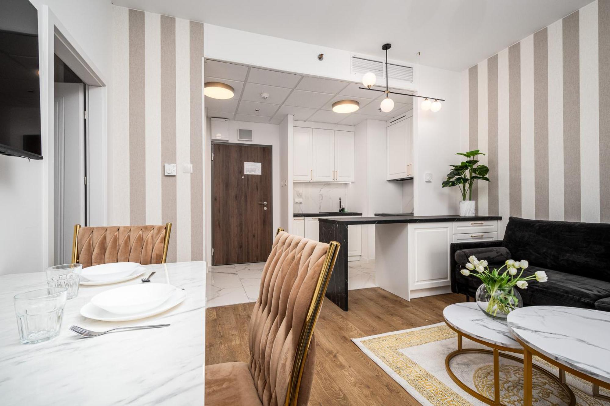 Wola Tower Deluxe Separate Bedroom With Free Garage - By Perfect Apart Варшава Екстер'єр фото